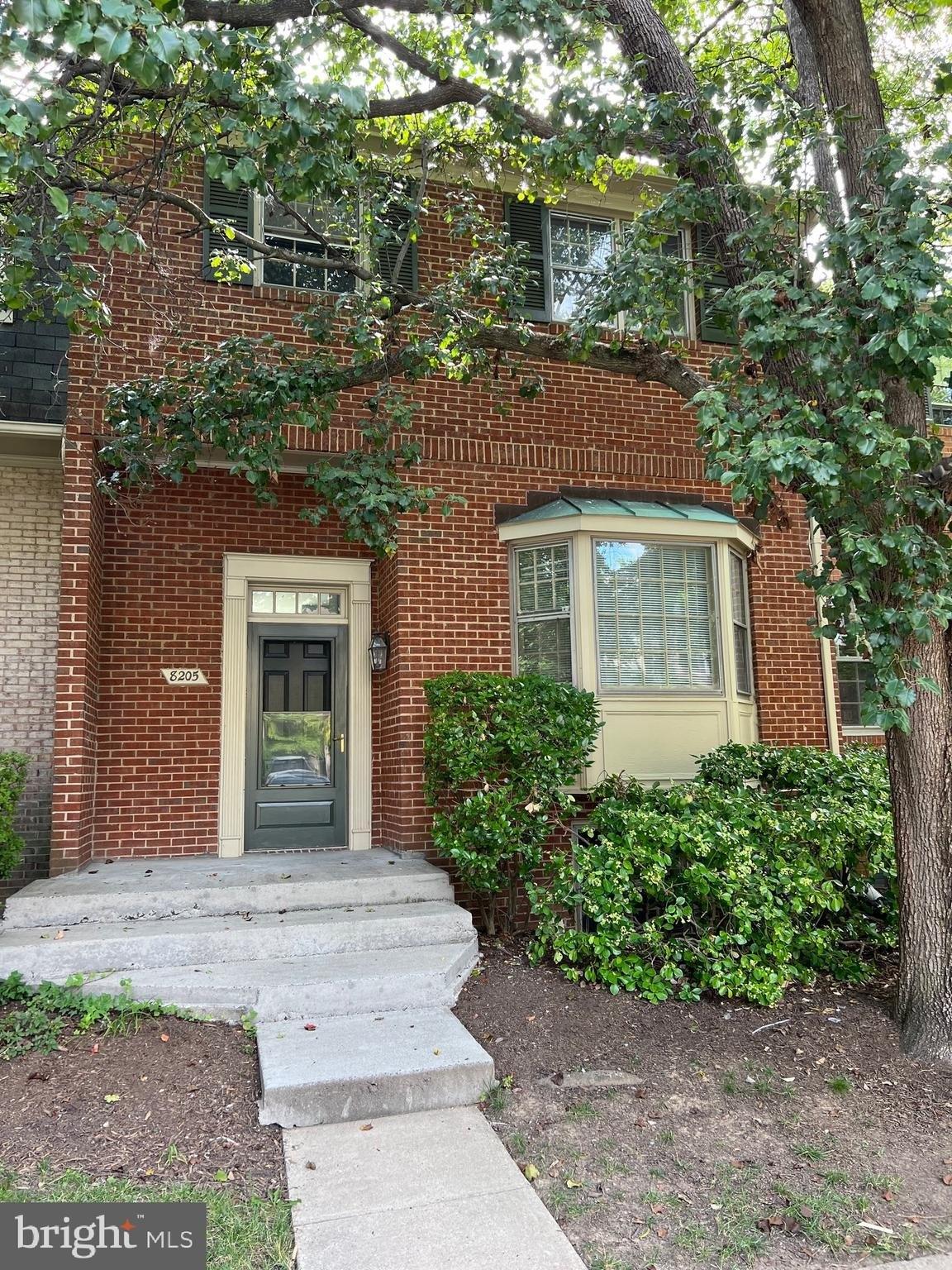 Cedar Landing Ct, Alexandria, VA 22306