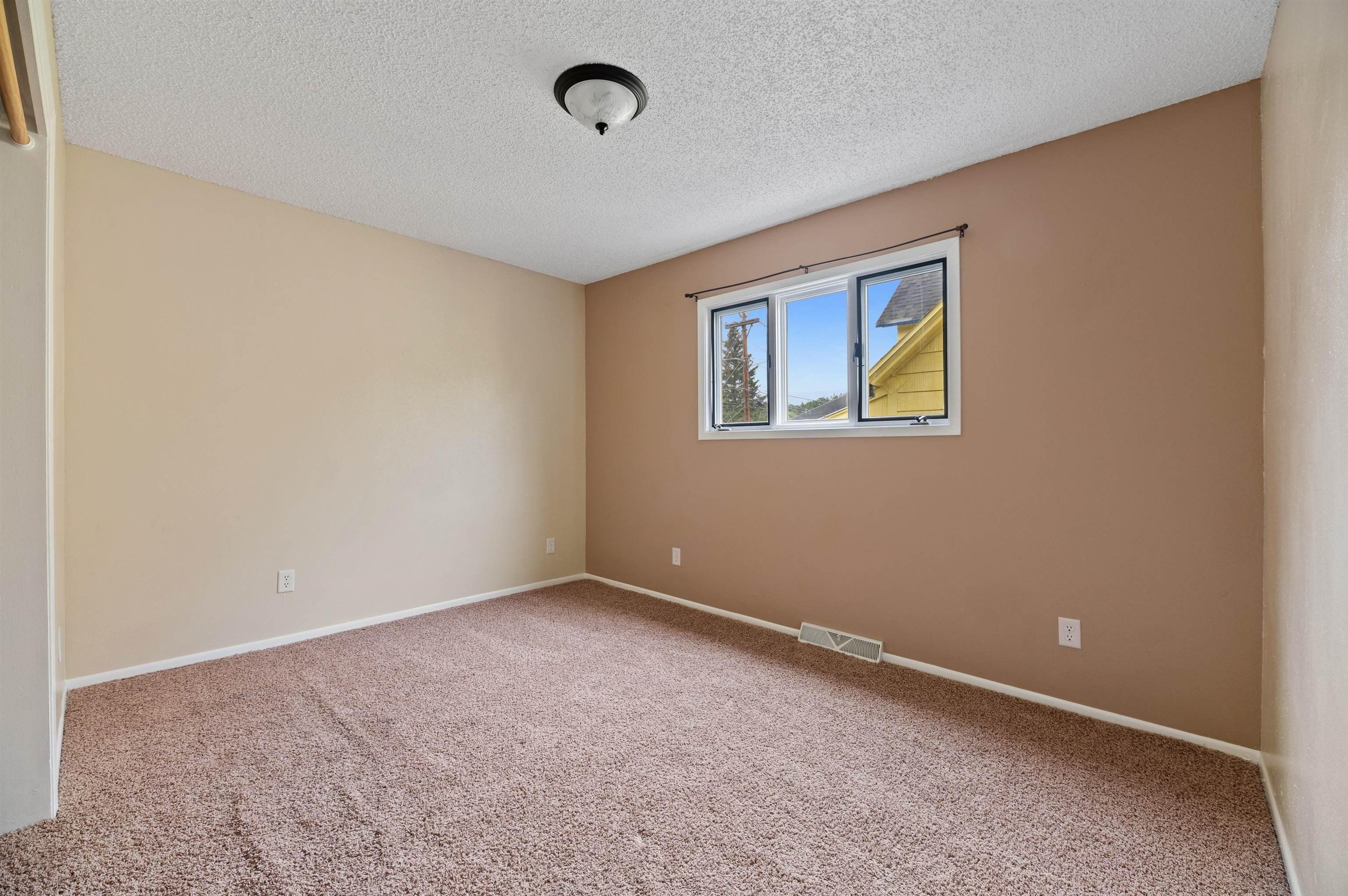 Bleeker St, Lead, SD 57754