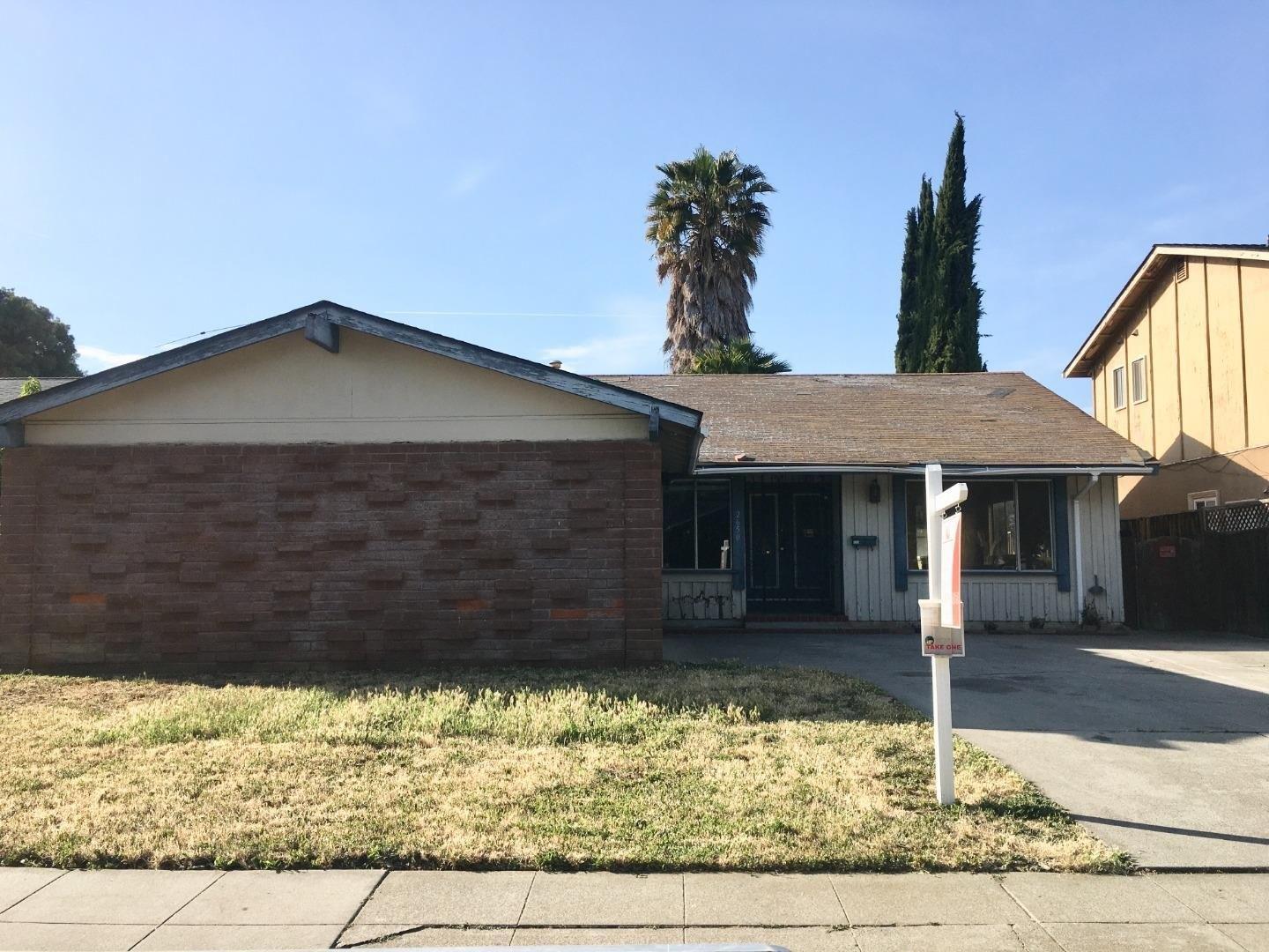 Taffy Dr, San Jose, CA 95148
