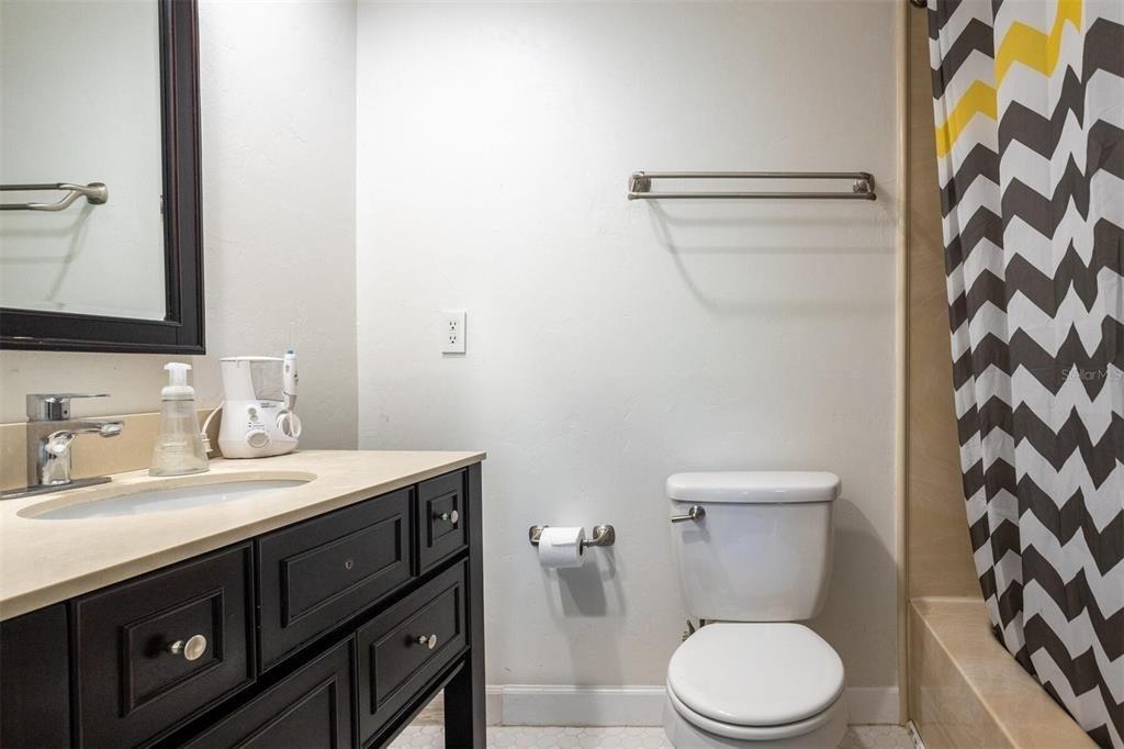 Nw 8th Pl, Gainesville, FL 32603