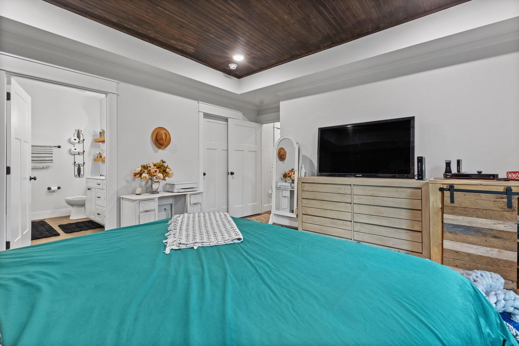 S Cherokee St, Jonesborough, TN 37659