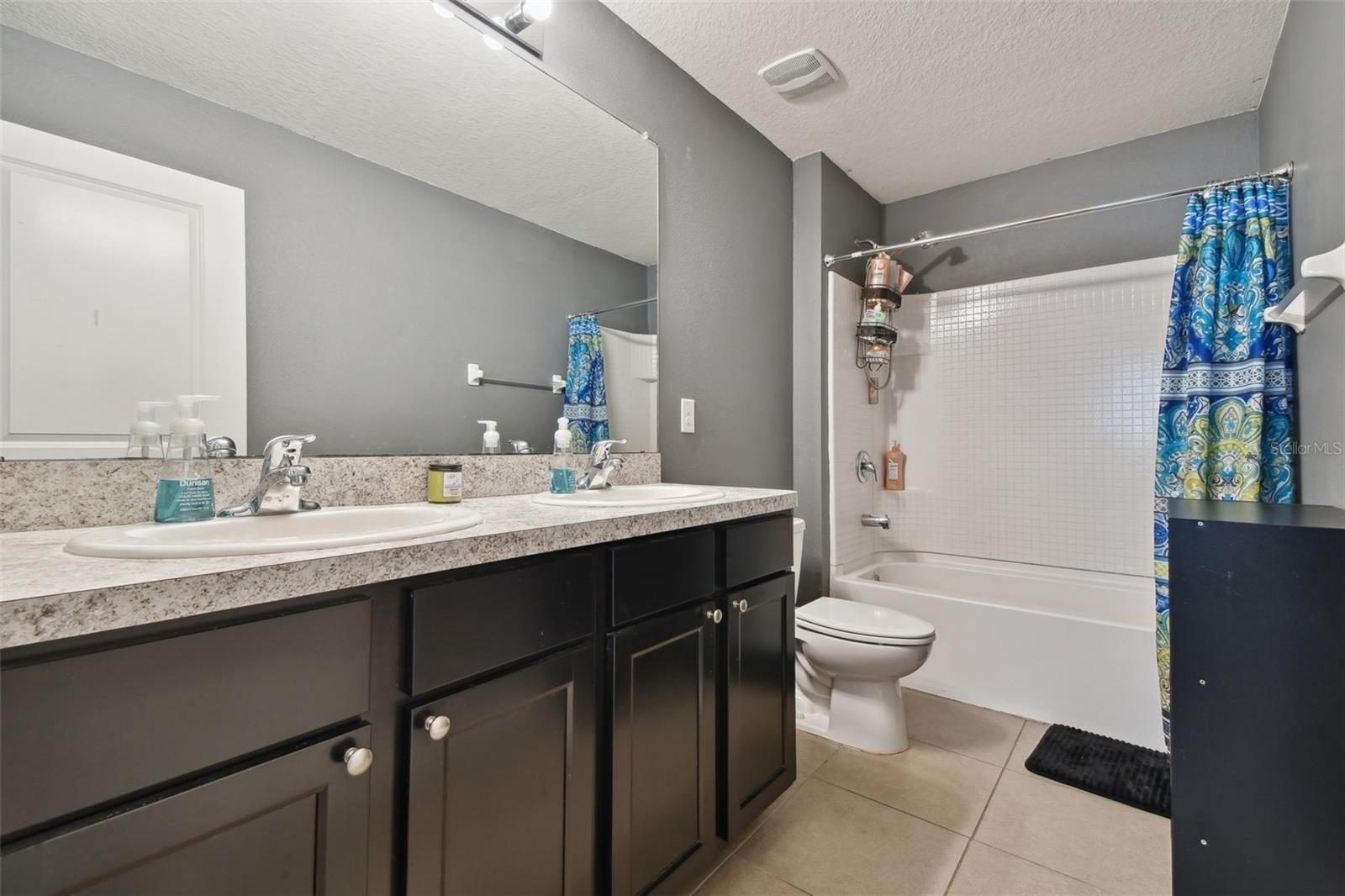 Lindever Ln, Palmetto, FL 34221