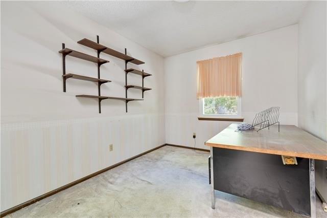Iva Dr, Independence, MO 64057
