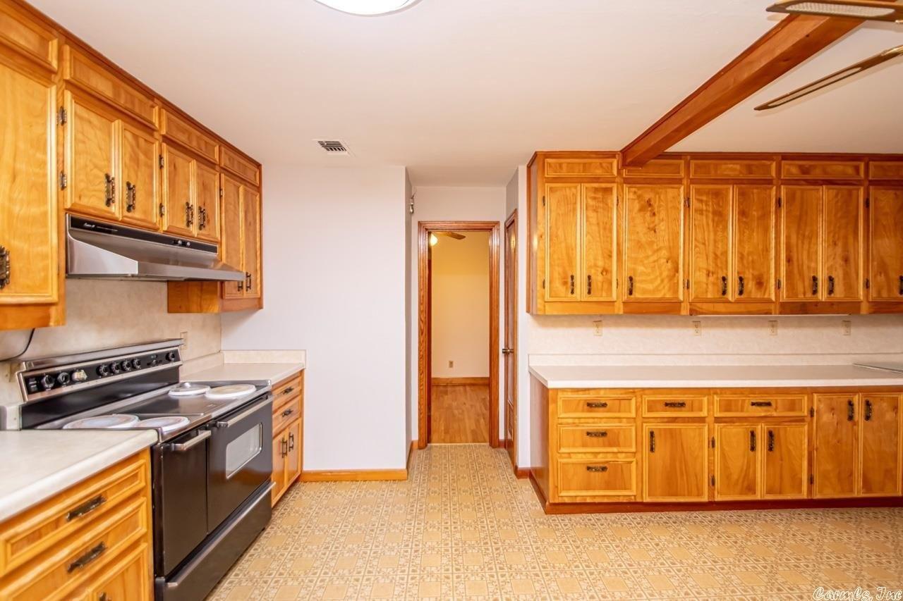 Lynch Dr, North Little Rock, AR 72117