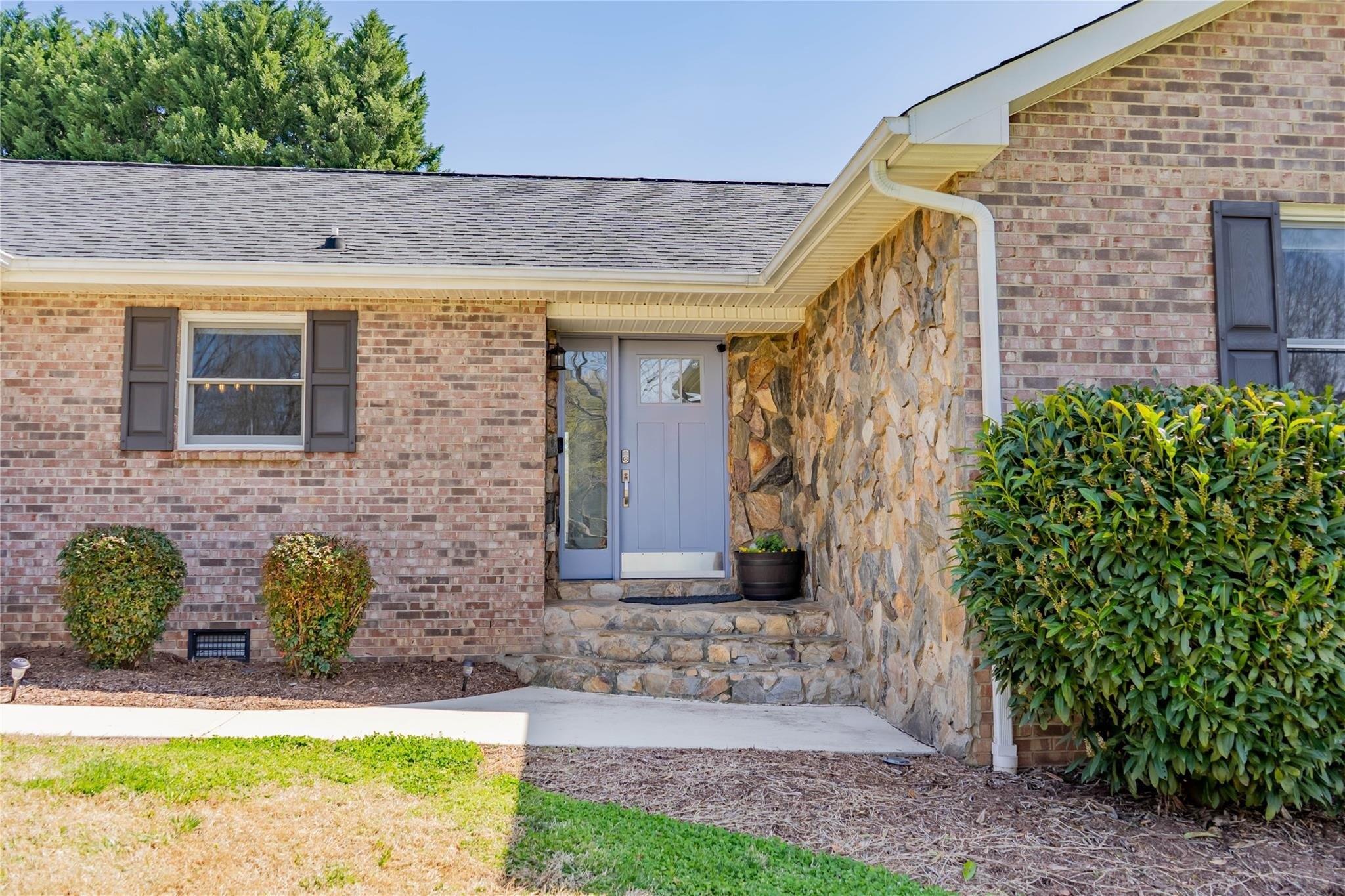 Lydia Ln, Newton, NC 28658