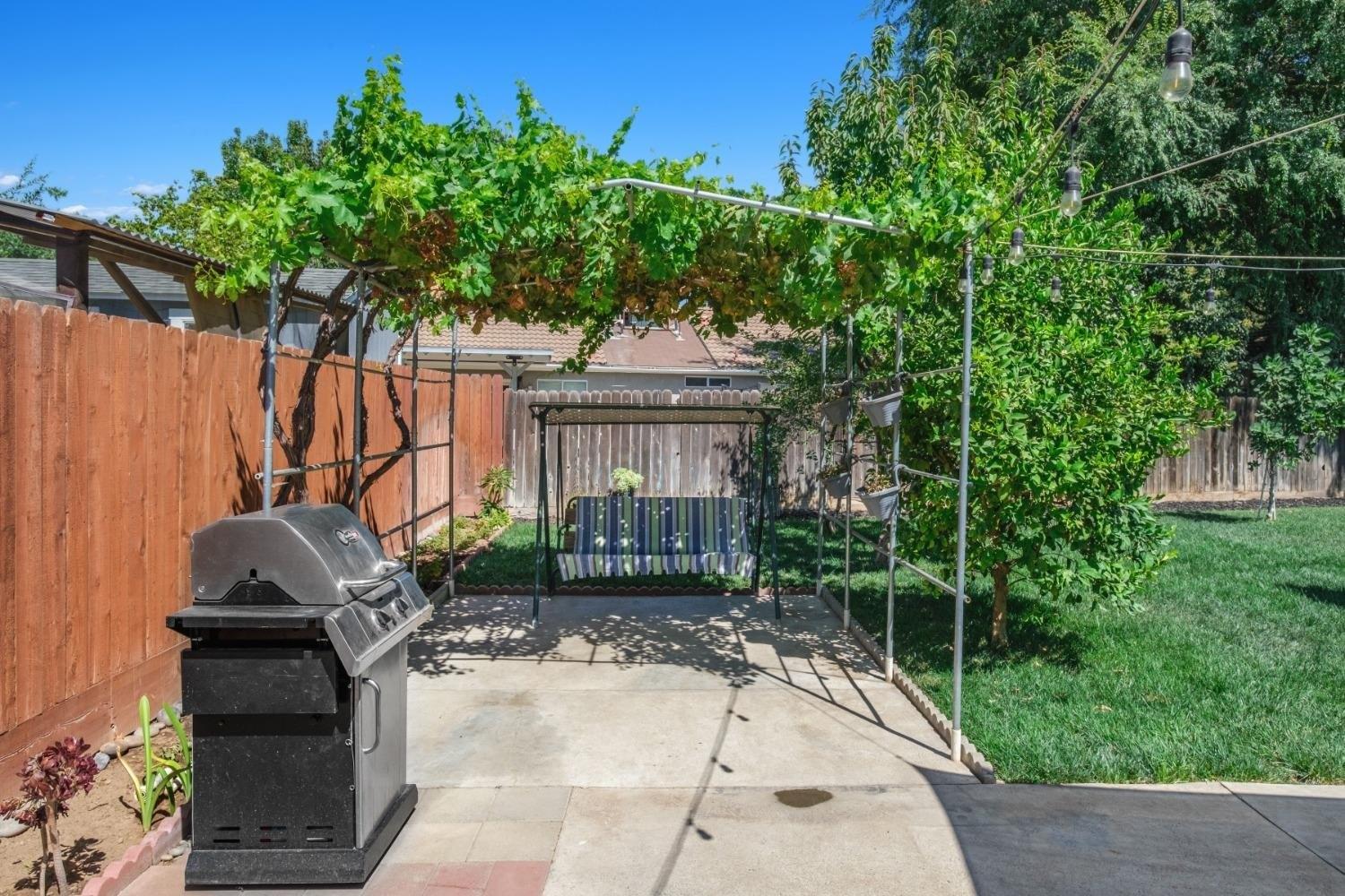 N Gregory Ave, Fresno, CA 93722