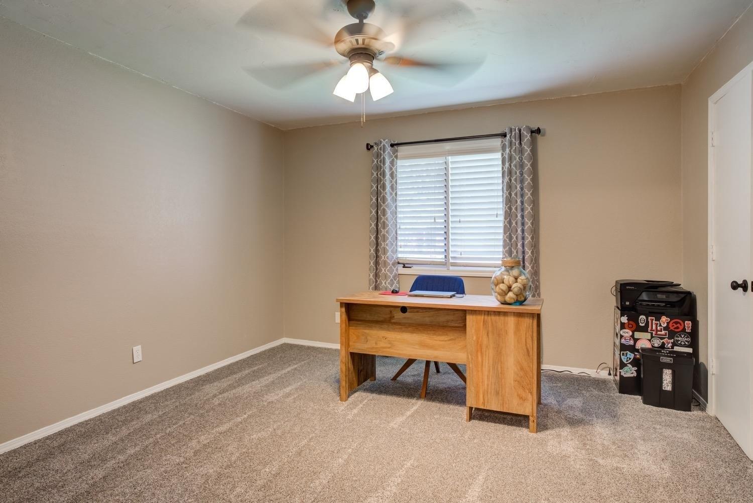 Longhorn Dr, Levelland, TX 79336
