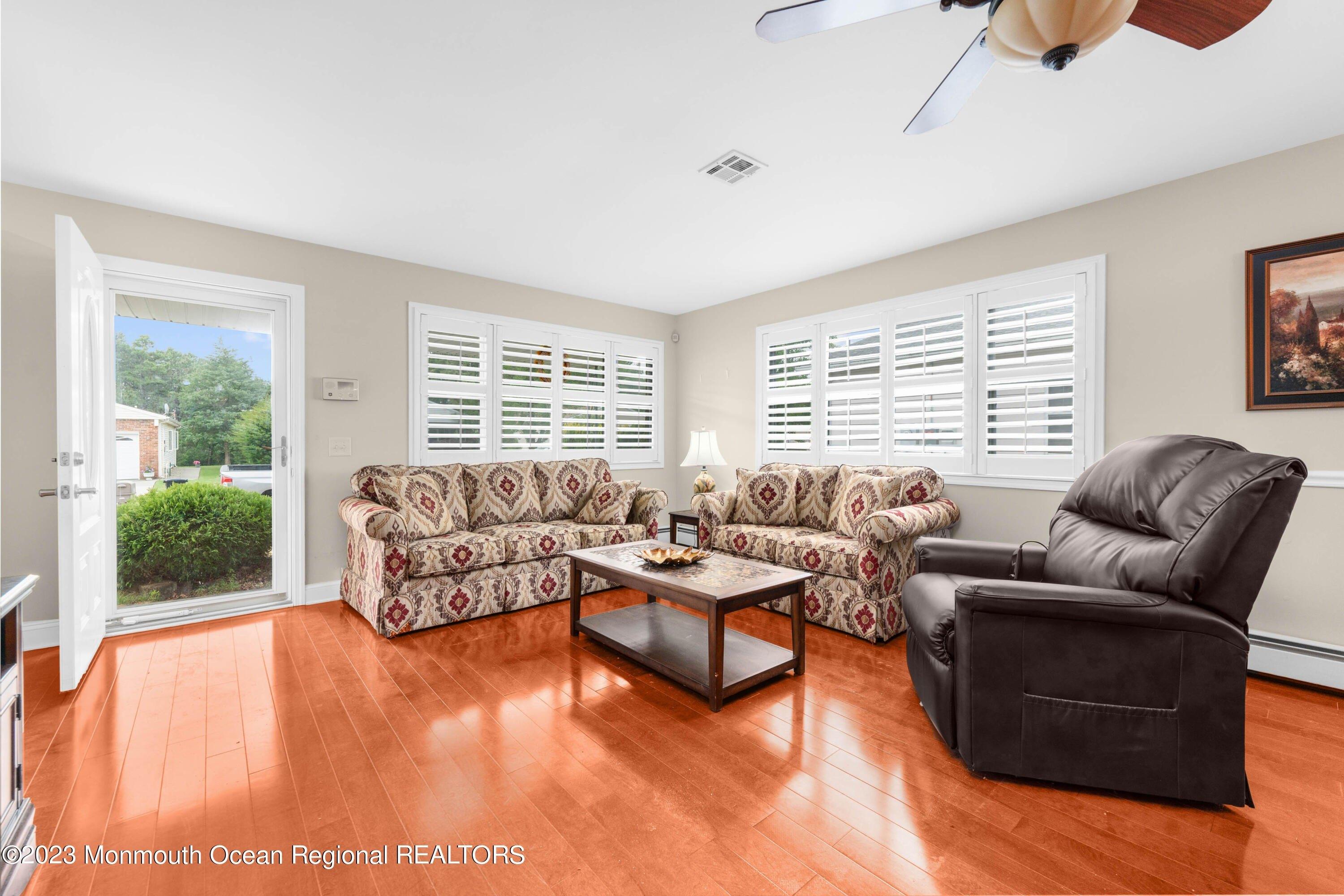 Freeport Blvd, Toms River, NJ 08757