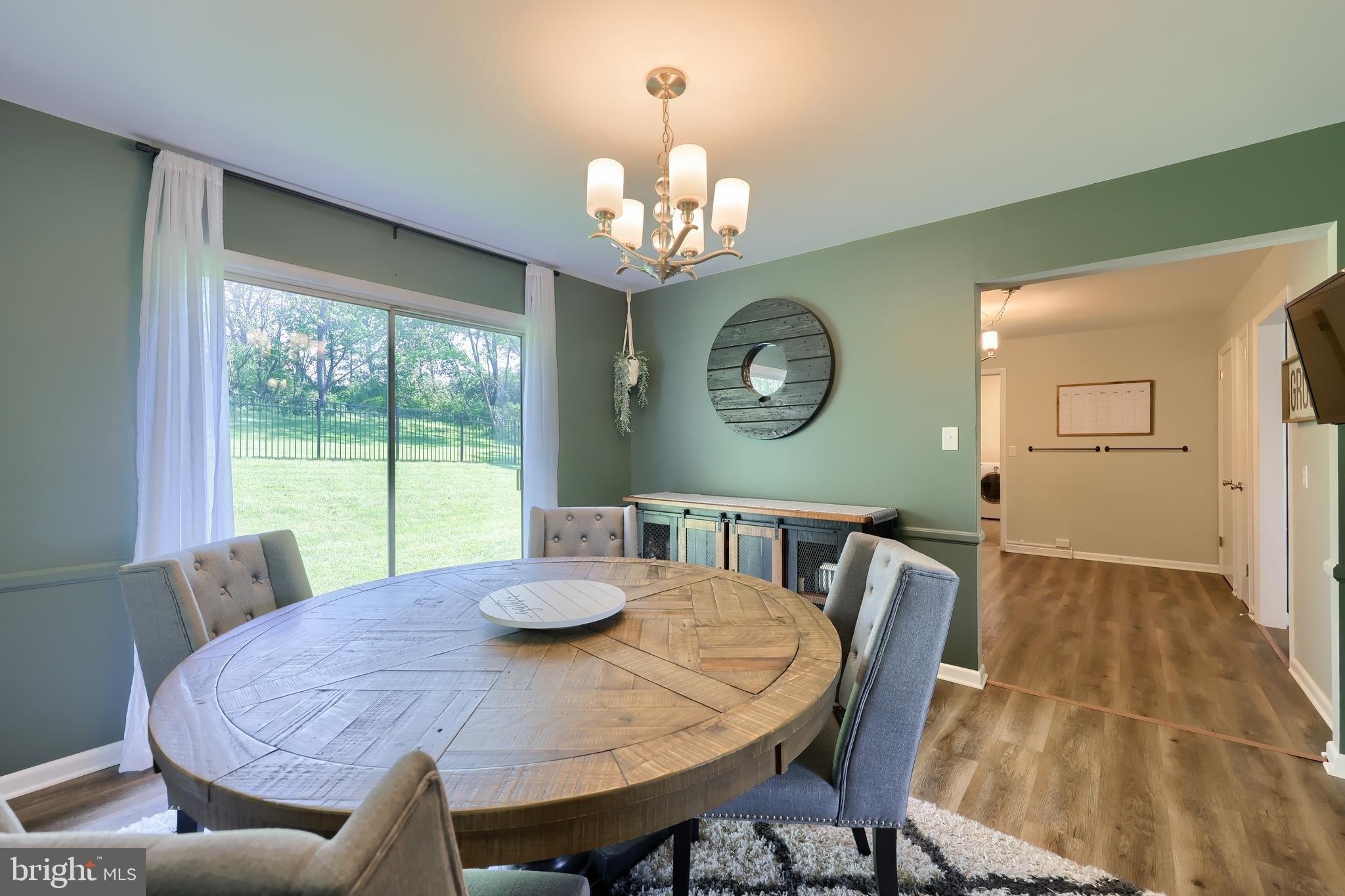 Evergreen Ln, York, PA 17408