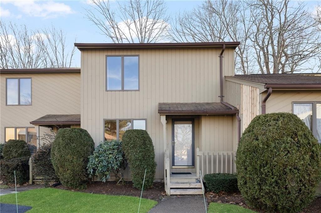 Kristee Cir, West Warwick, RI 02893