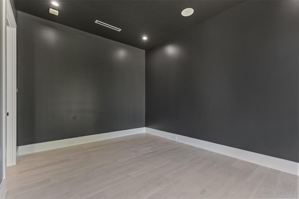 Linwood Ave, Dallas, TX 75209