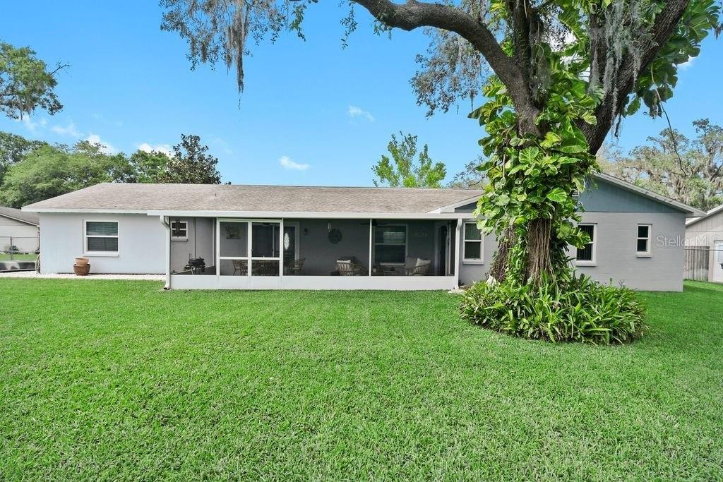 Buckhorn Manor Dr, Valrico, FL 33594