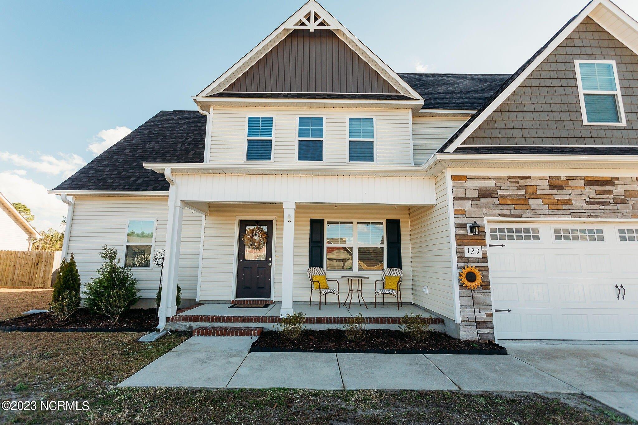 Sonia Dr, Hubert, NC 28539