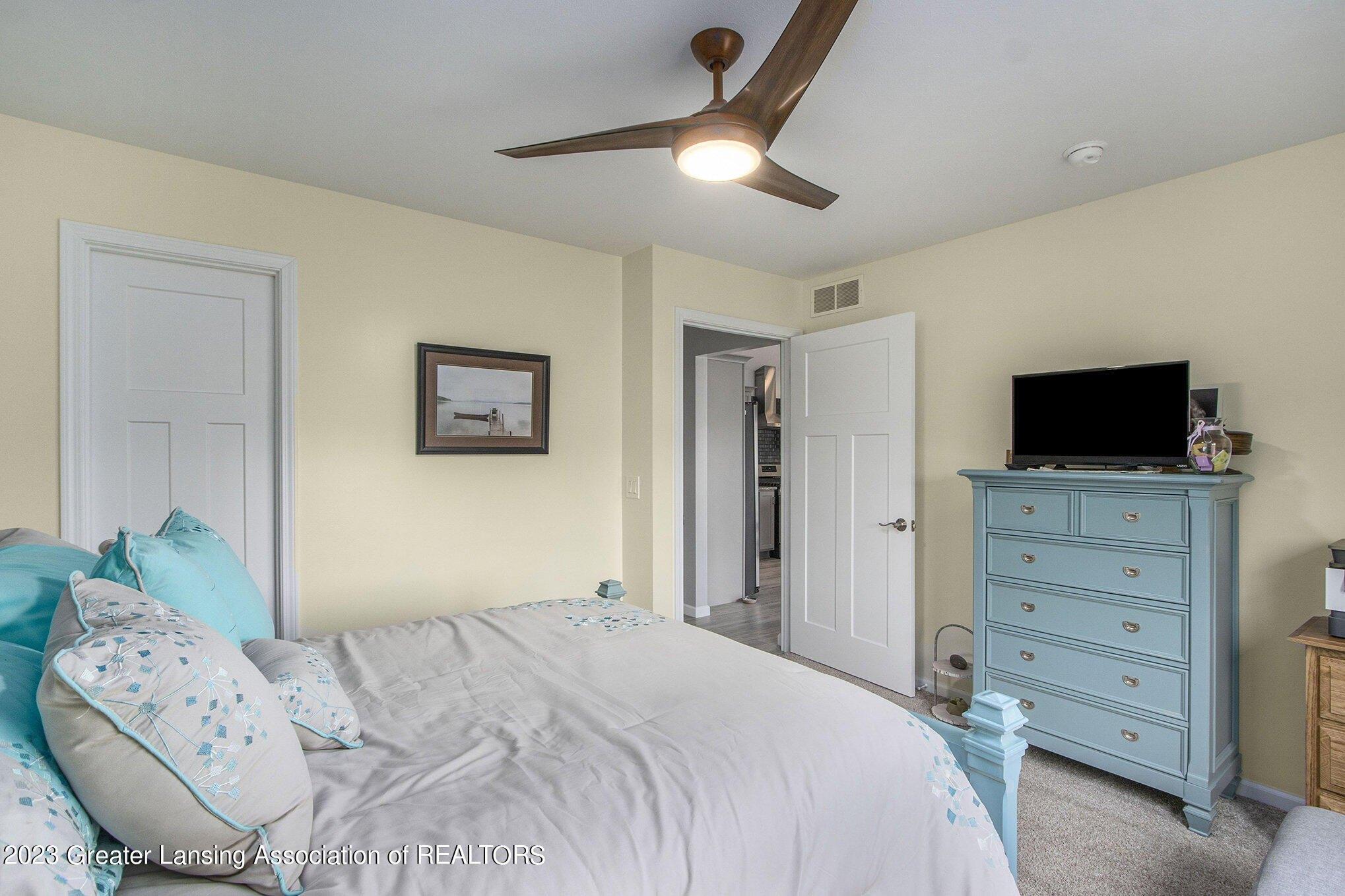 White Heron Ln, Battle Creek, MI 49015