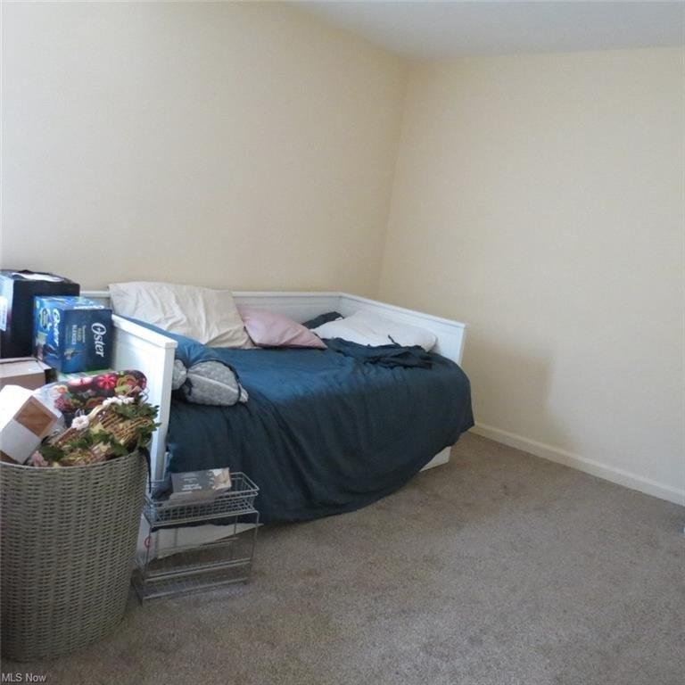 Dawnwood Dr, Cleveland, OH 44134