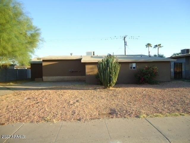 W Mitchell Dr, Phoenix, AZ 85033