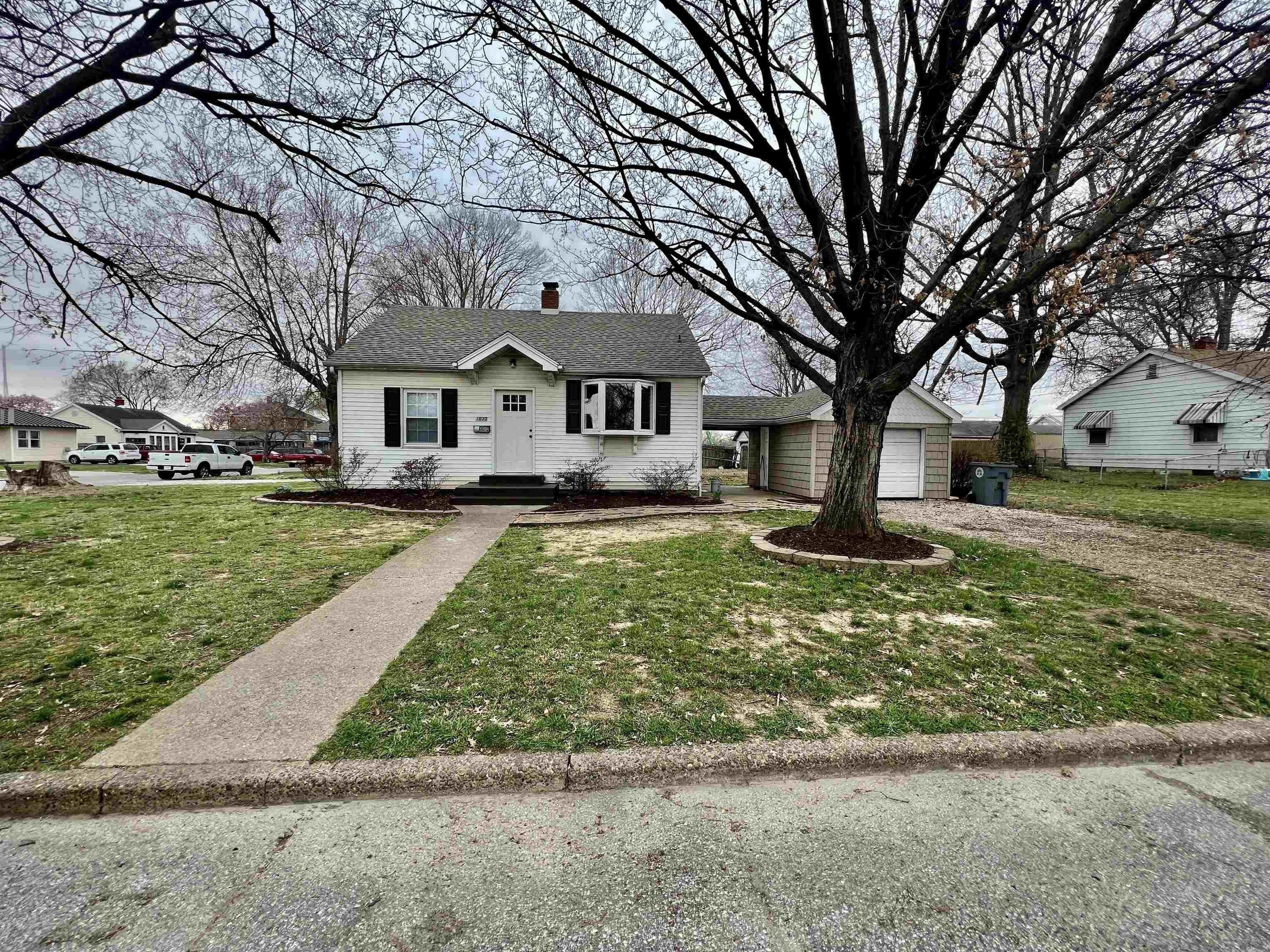 E Iowa St, Evansville, IN 47711