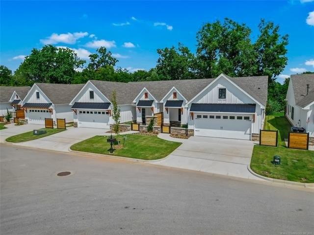 W Huntsville Pl, Broken Arrow, OK 74011