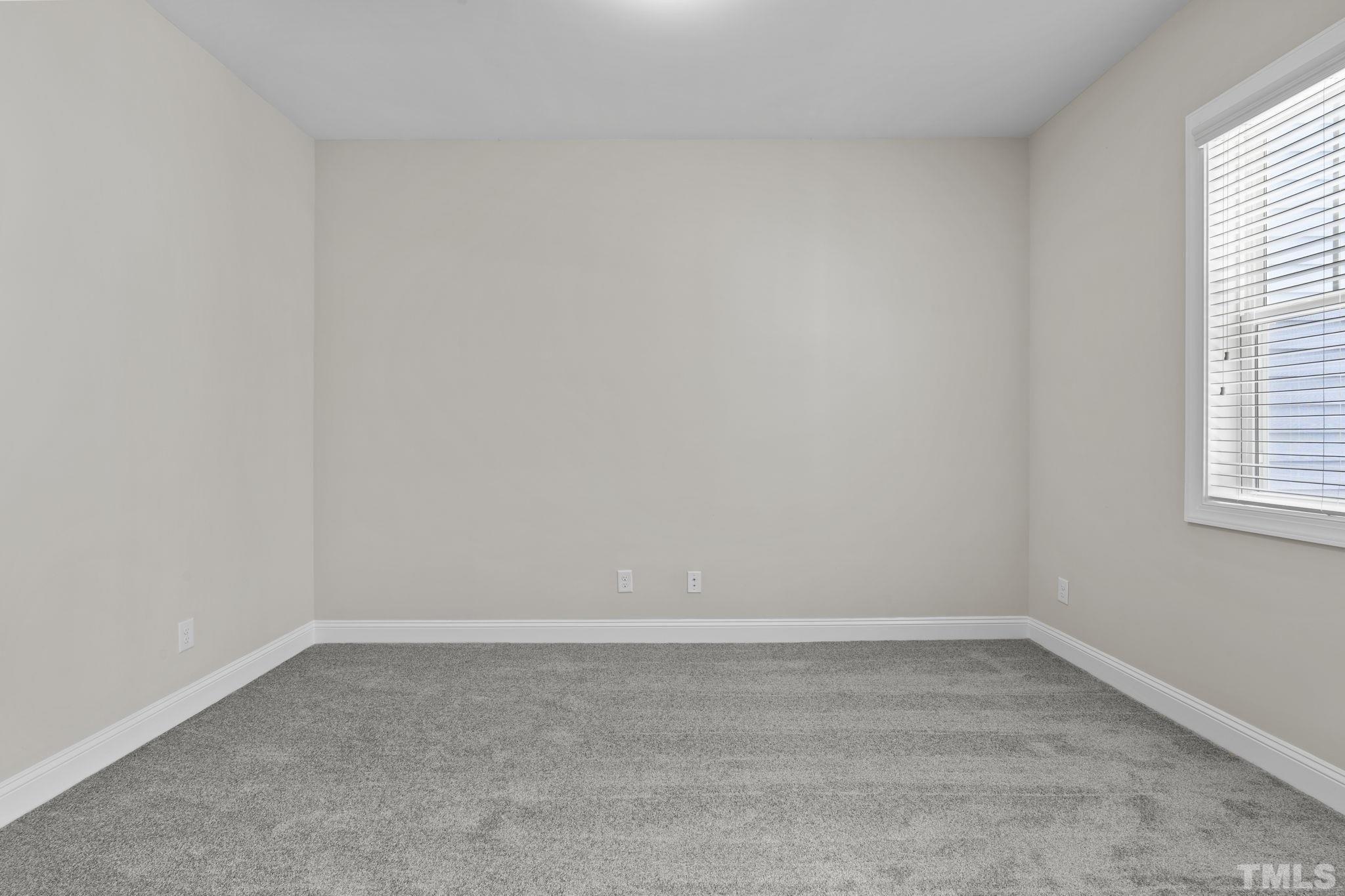 Secret Grove Ln, Holly Springs, NC 27540