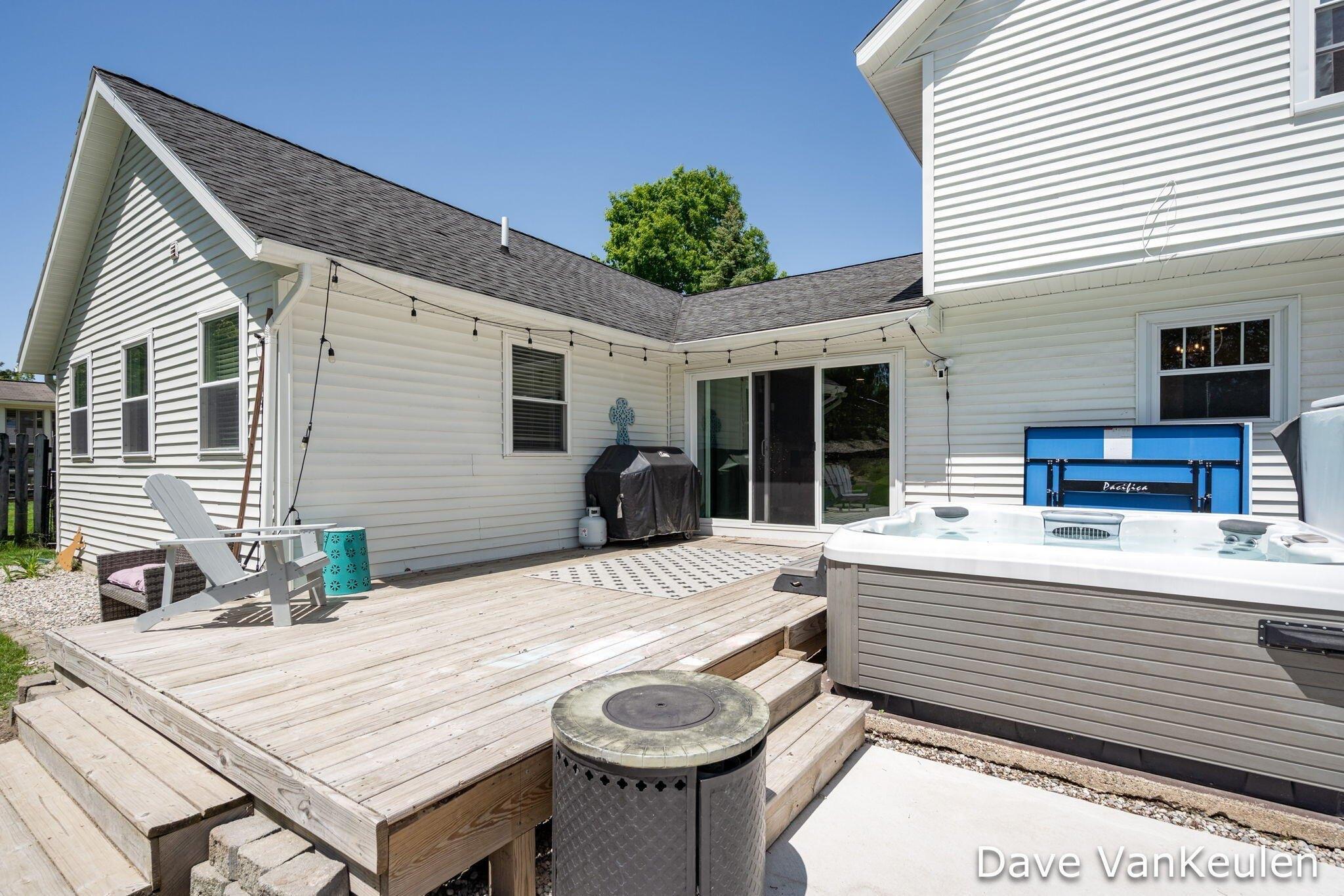E Meadows Dr Se, Grand Rapids, MI 49546