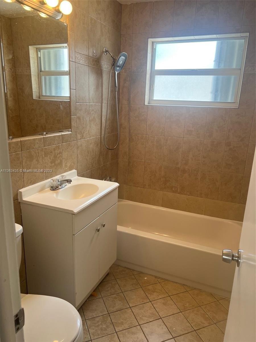 Sw 10th Ter, Hallandale Beach, FL 33009
