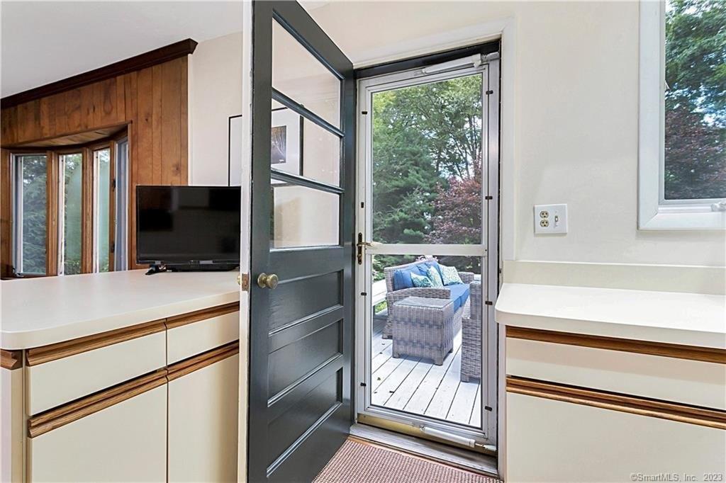 Tommys Ln, Norwalk, CT 06850