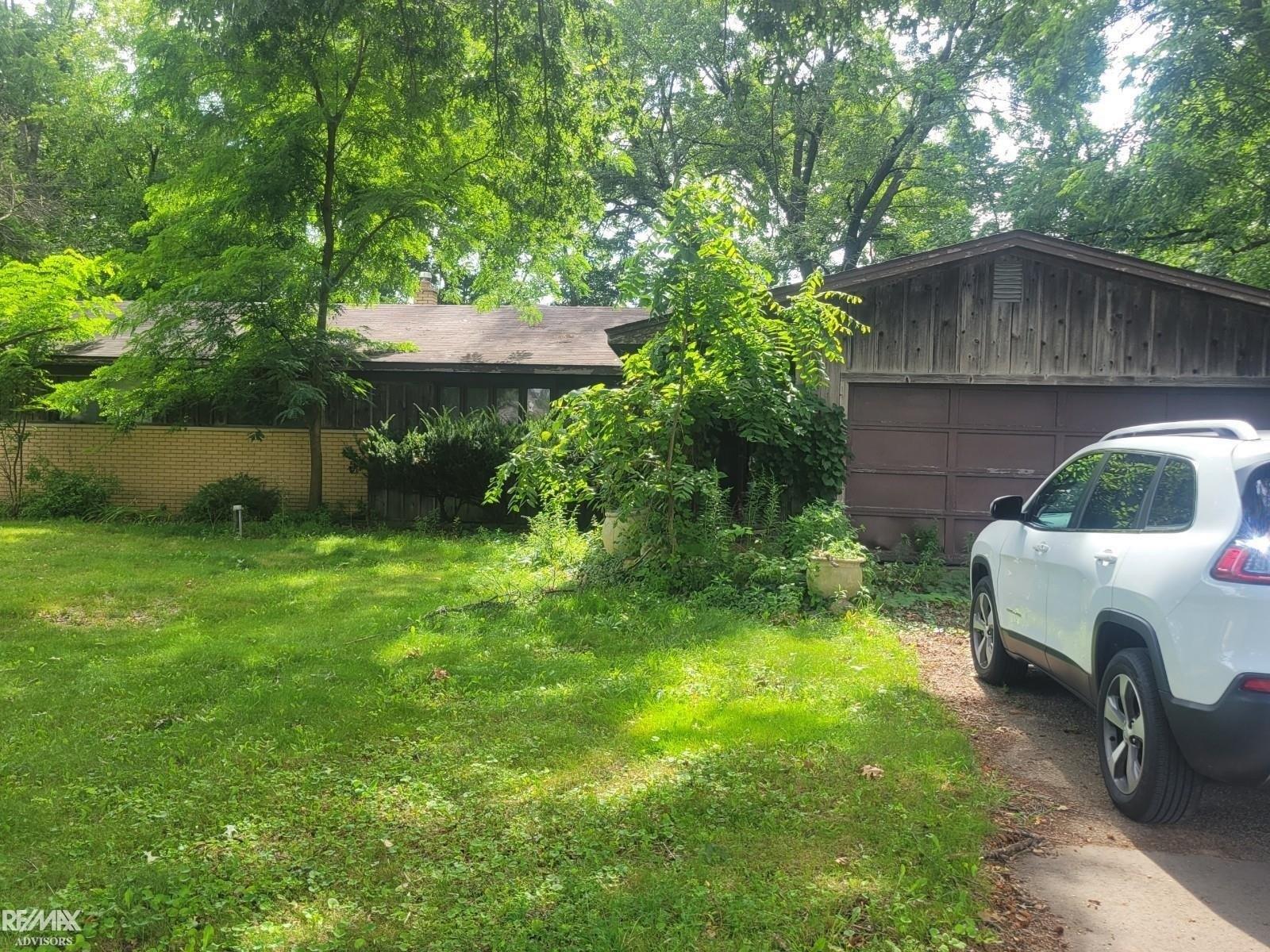 S Crestline Dr, Washington, MI 48095