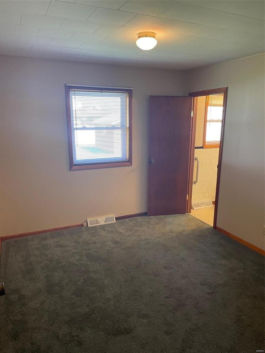 Main St, Breese, IL 62230