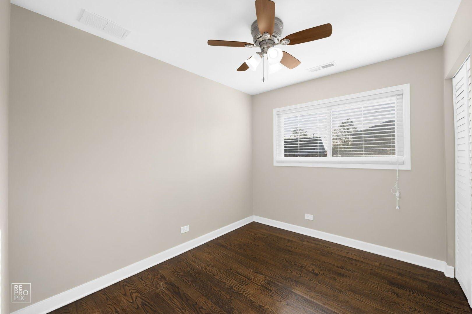 Cranbrook Ln, Bridgeview, IL 60455