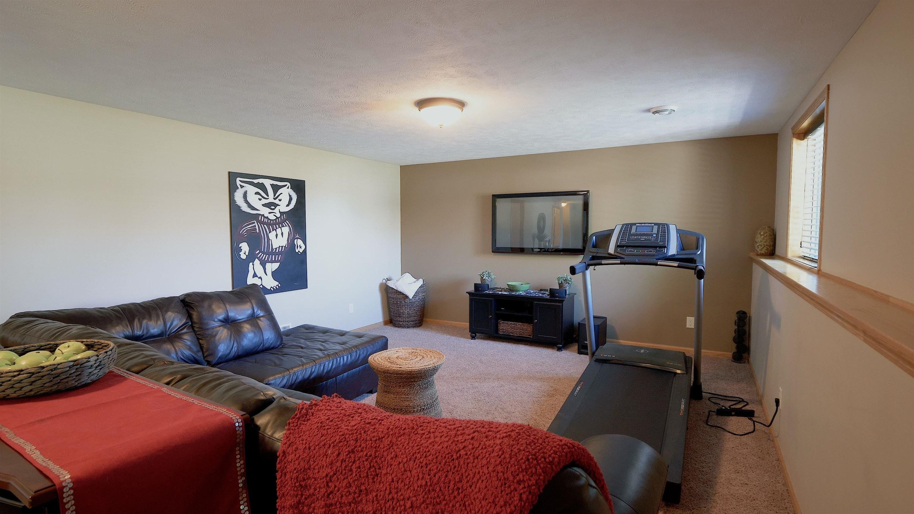 Huntington Ave, Janesville, WI 53546