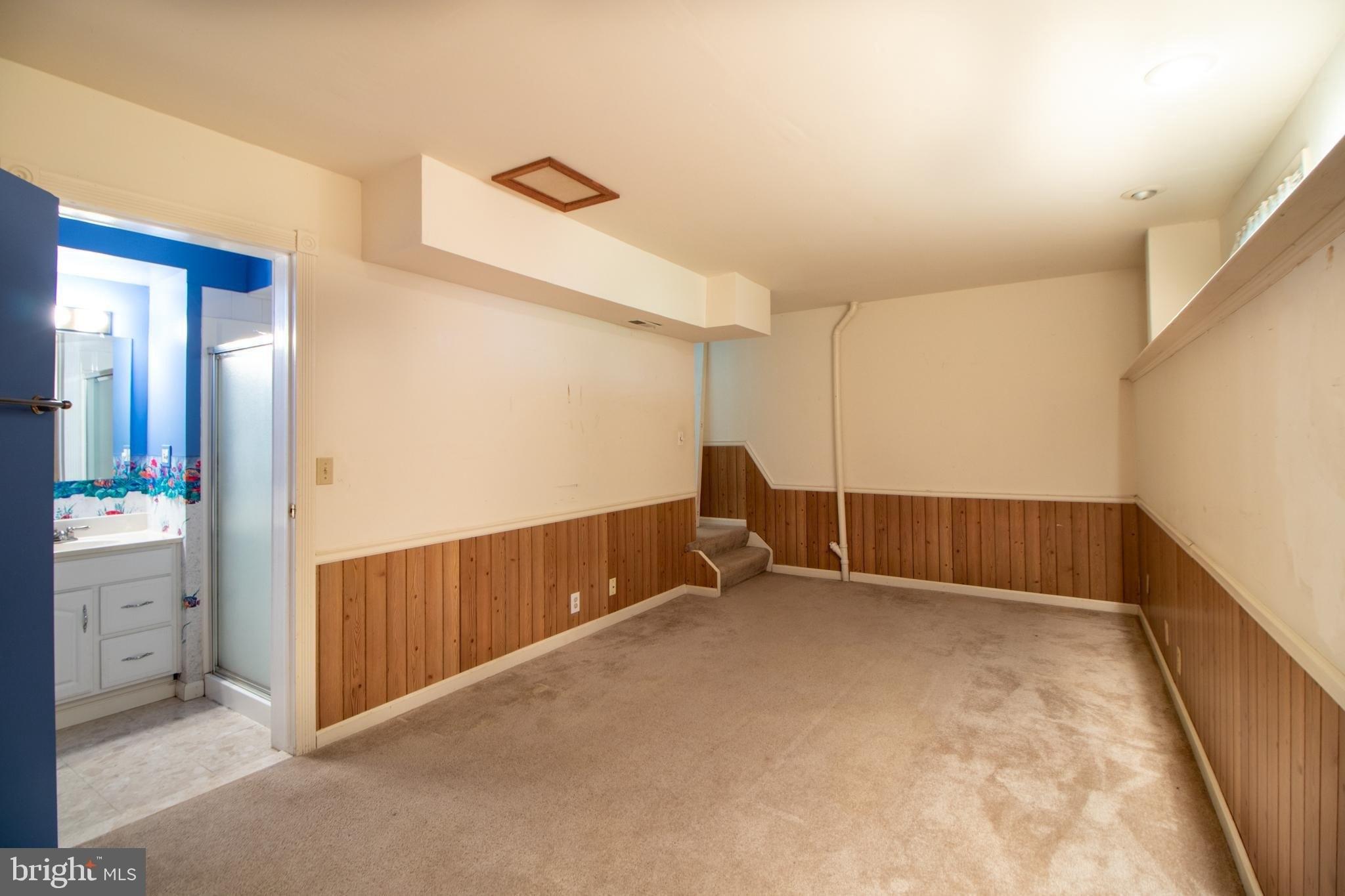 Gallatin Ct, Westminster, MD 21157