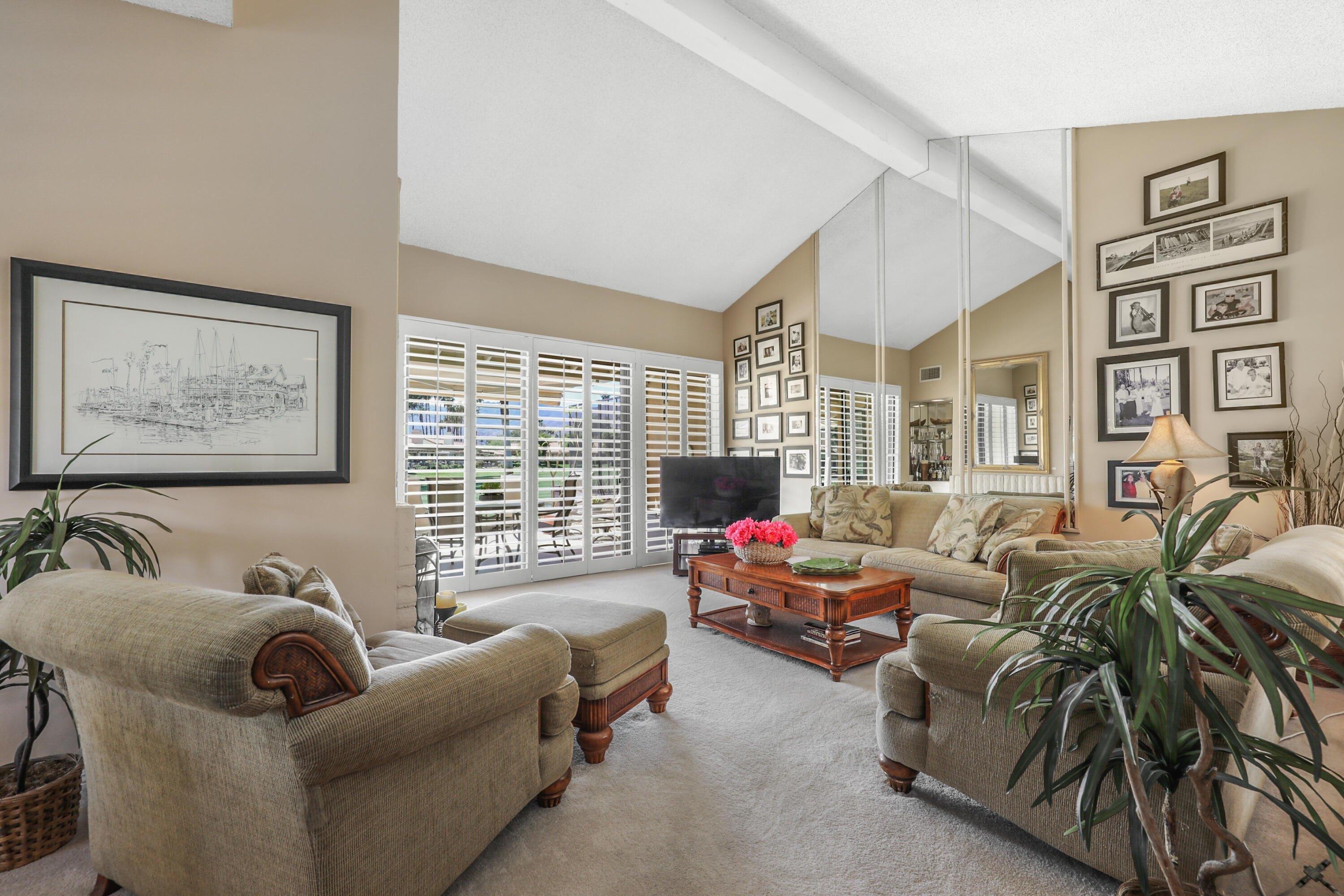 Las Lomas, Palm Desert, CA 92260