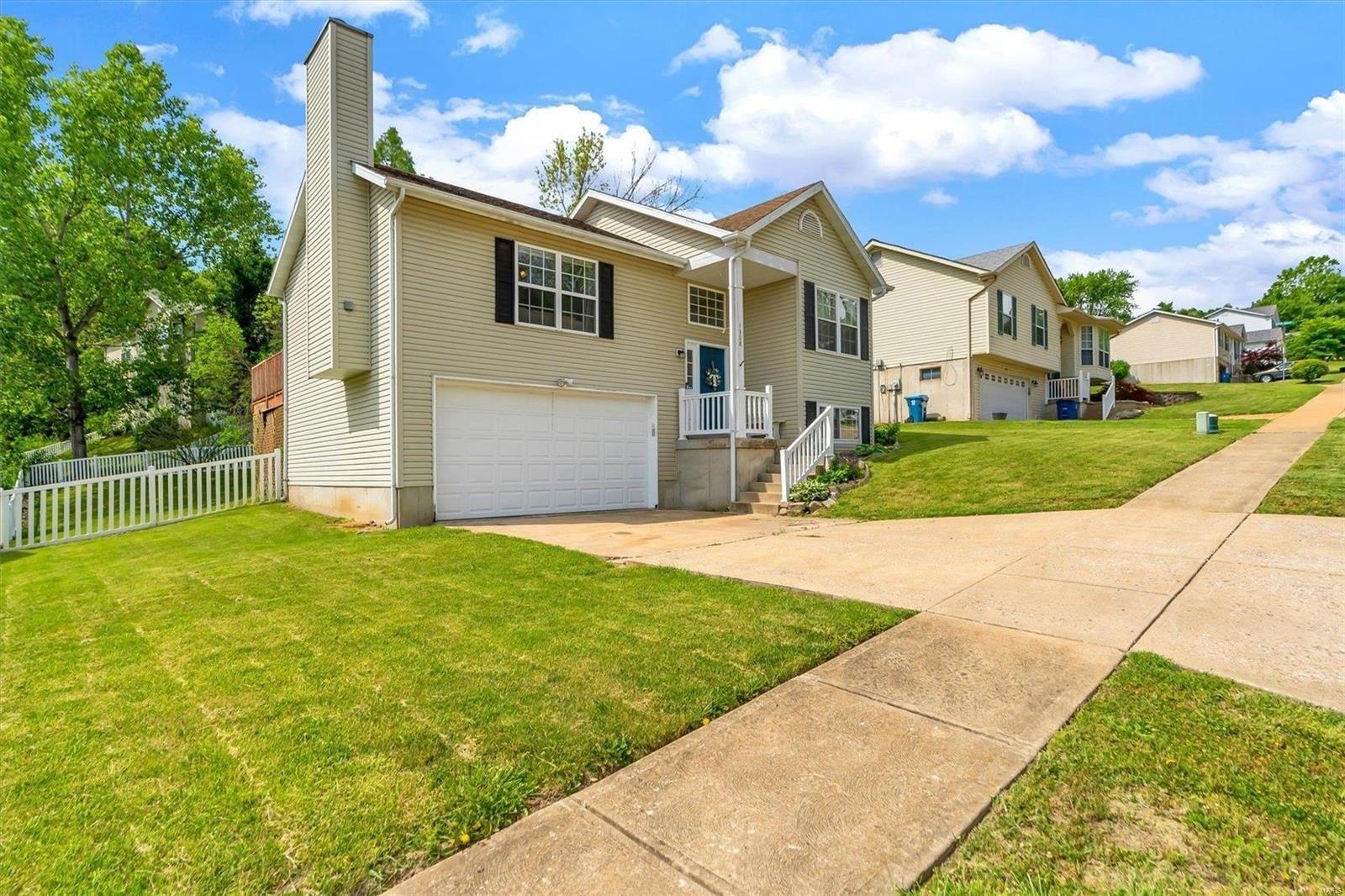 Rockwood Forest Dr, Arnold, MO 63010