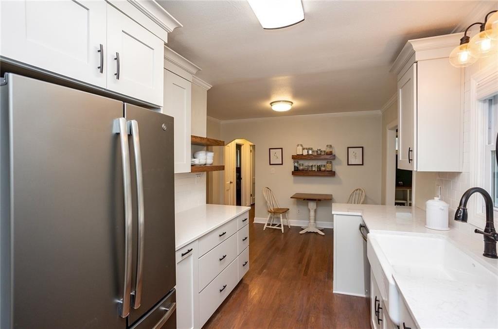 College Ave, Des Moines, IA 50322