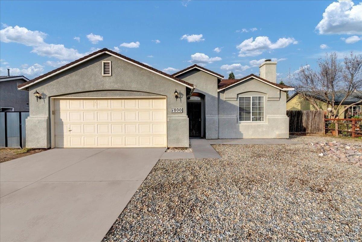 Cochran Ave, Tulare, CA 93274