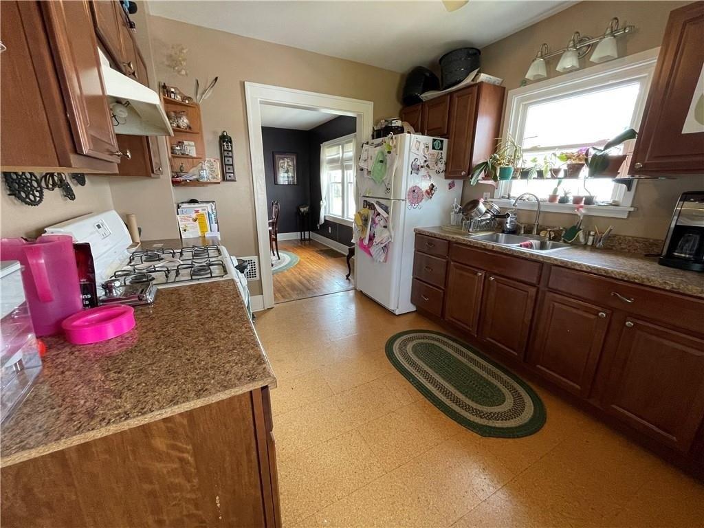 W 31st St, Erie, PA 16508