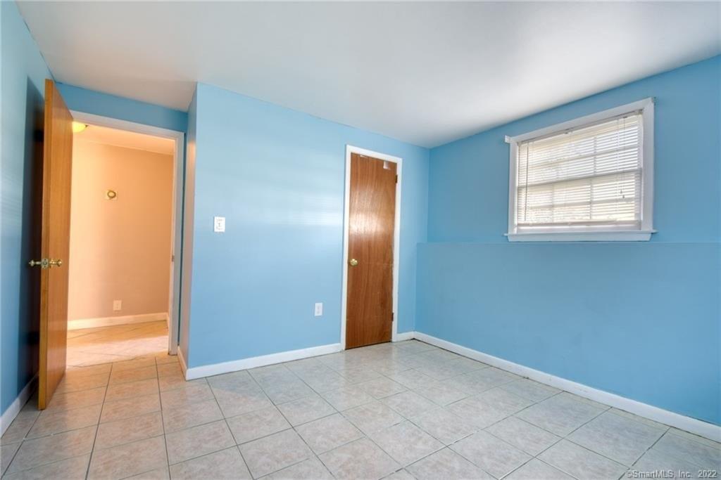 Ridgewood Rd, Wallingford, CT 06492