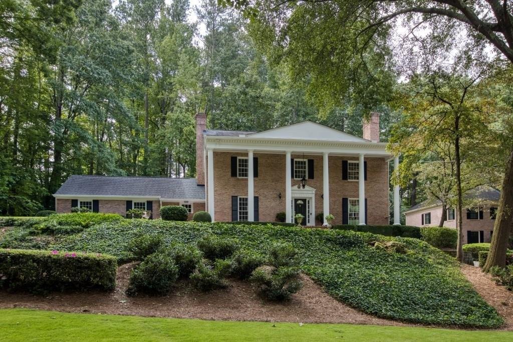 Riverside Dr, Sandy Springs, GA 30328