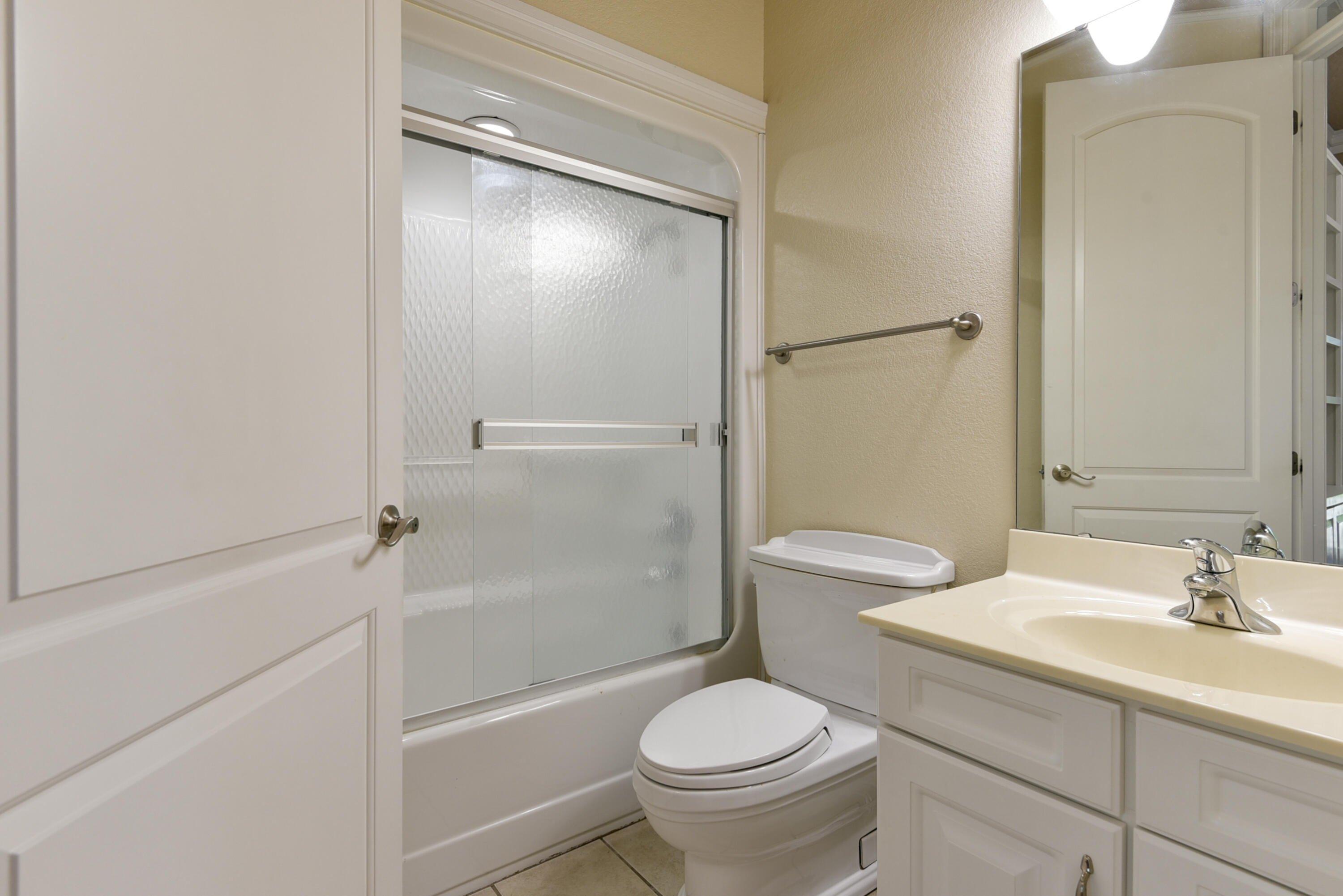 Kickapoo Ave, Springfield, MO 65804