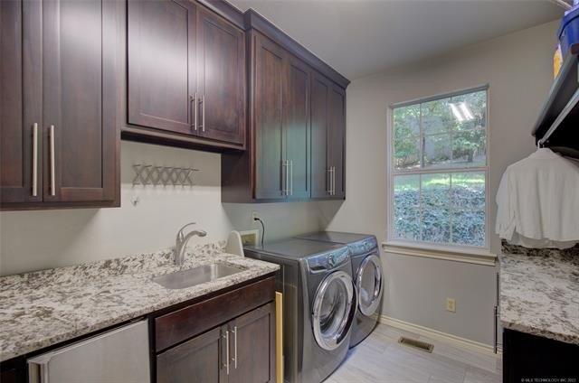 E 112th Pl S, Bixby, OK 74008