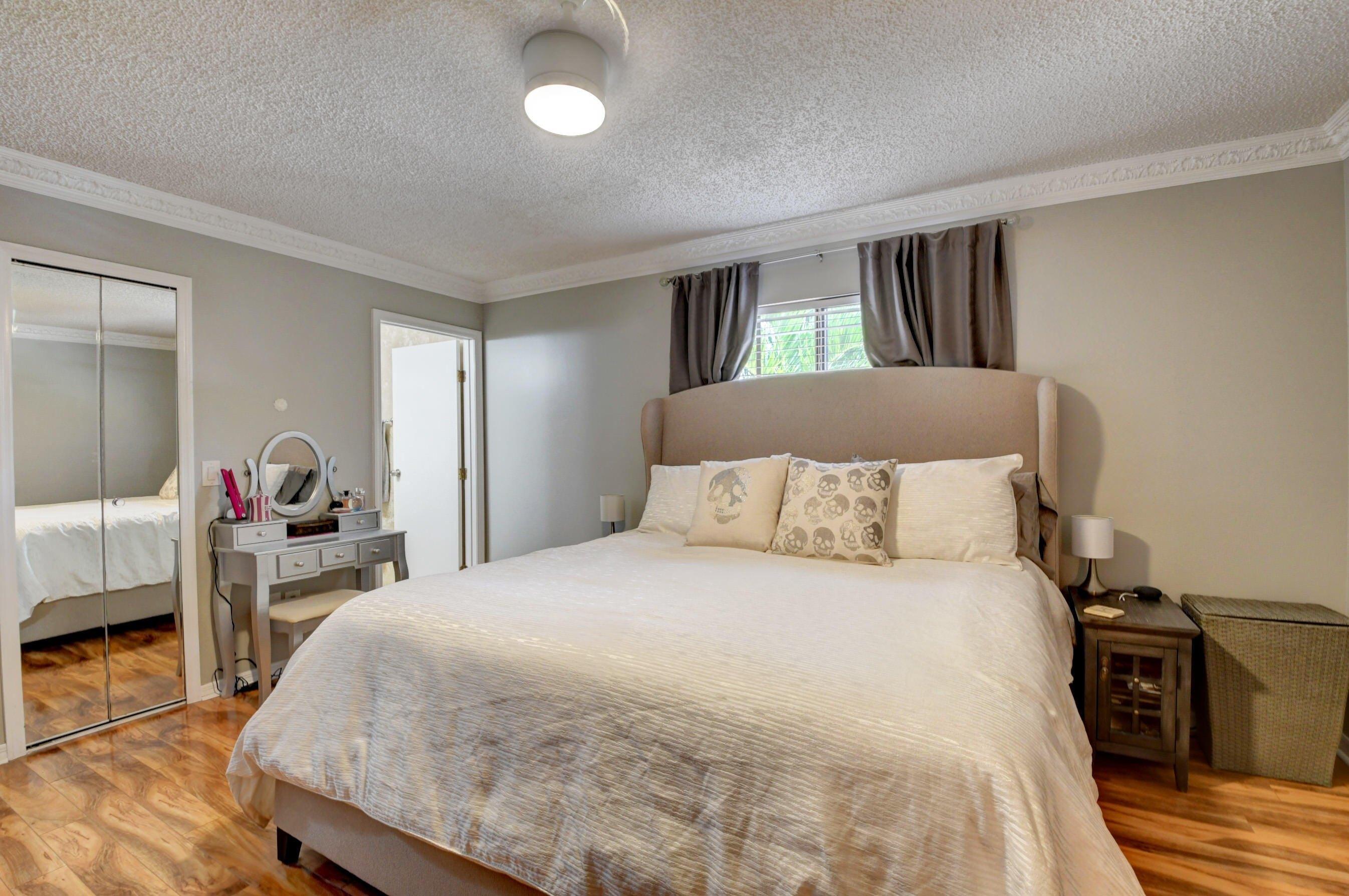 Hidden Springs Ct, Boca Raton, FL 33498