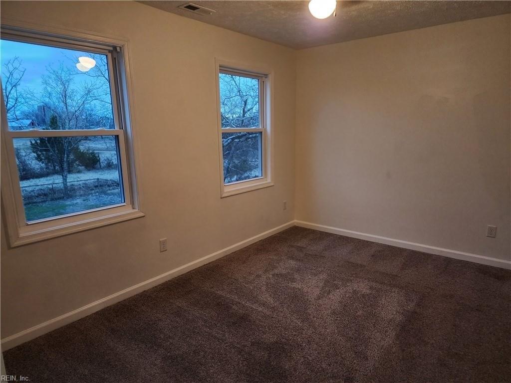 Roane Dr, Hampton, VA 23669
