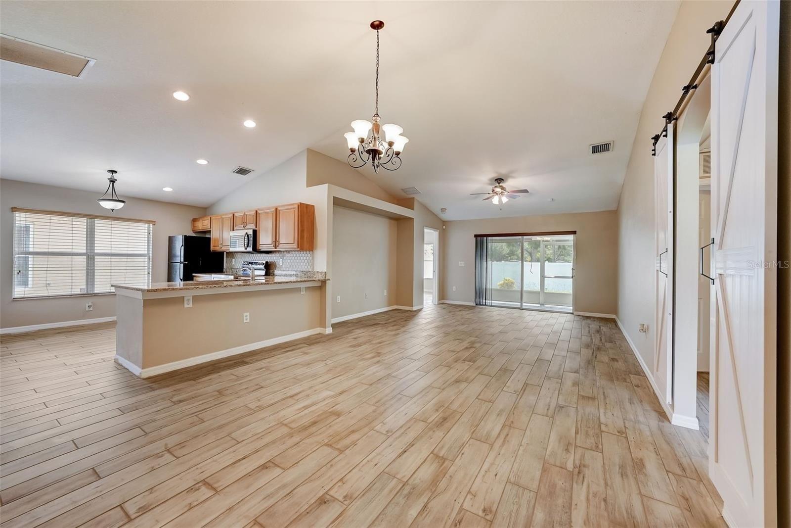 Southwind Lake Dr, Gibsonton, FL 33534