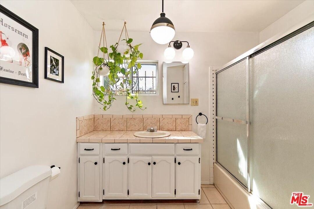 Bradna Dr, Los Angeles, CA 90043