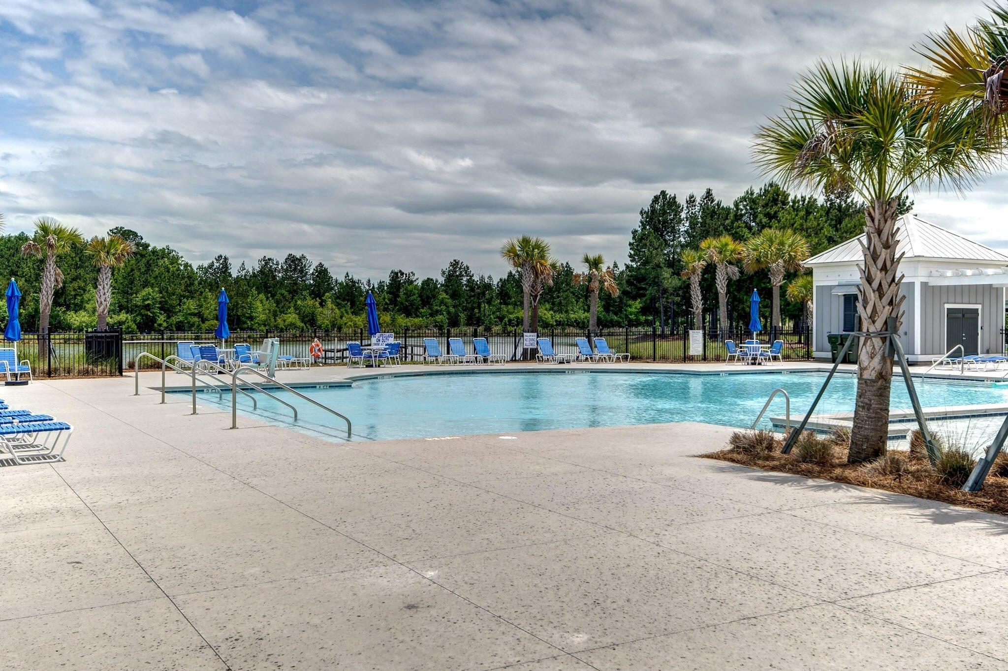 Claremont Ct, Summerville, SC 29486