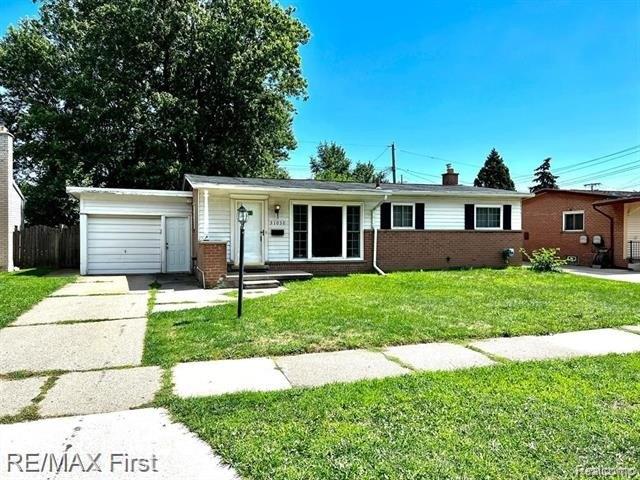 Cousino Dr, Warren, MI 48092