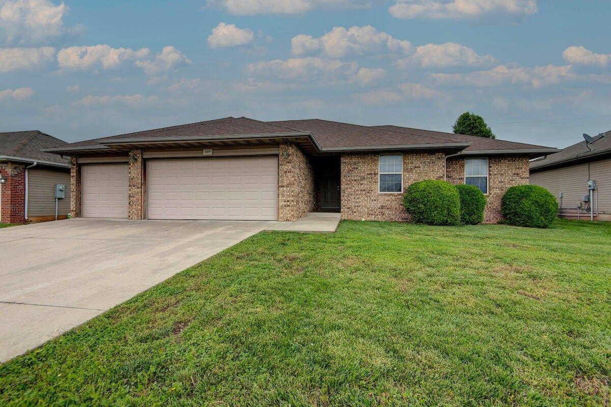 W Nicholas St, Springfield, MO 65802