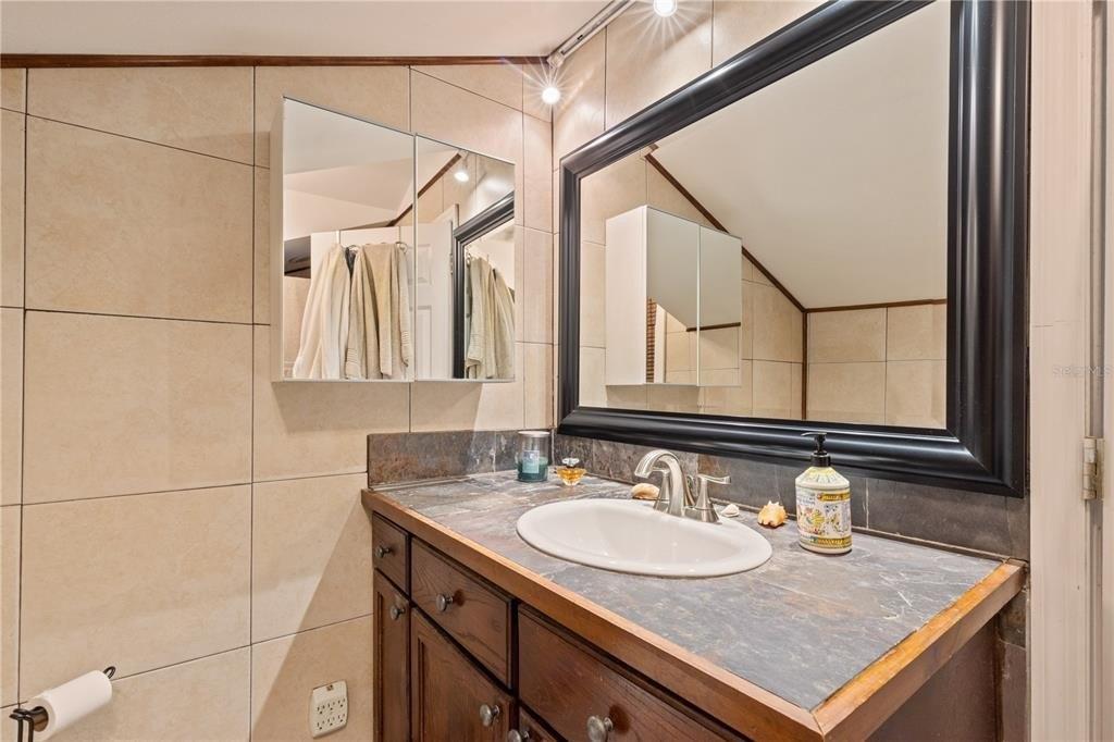 Winding Way, Sarasota, FL 34242