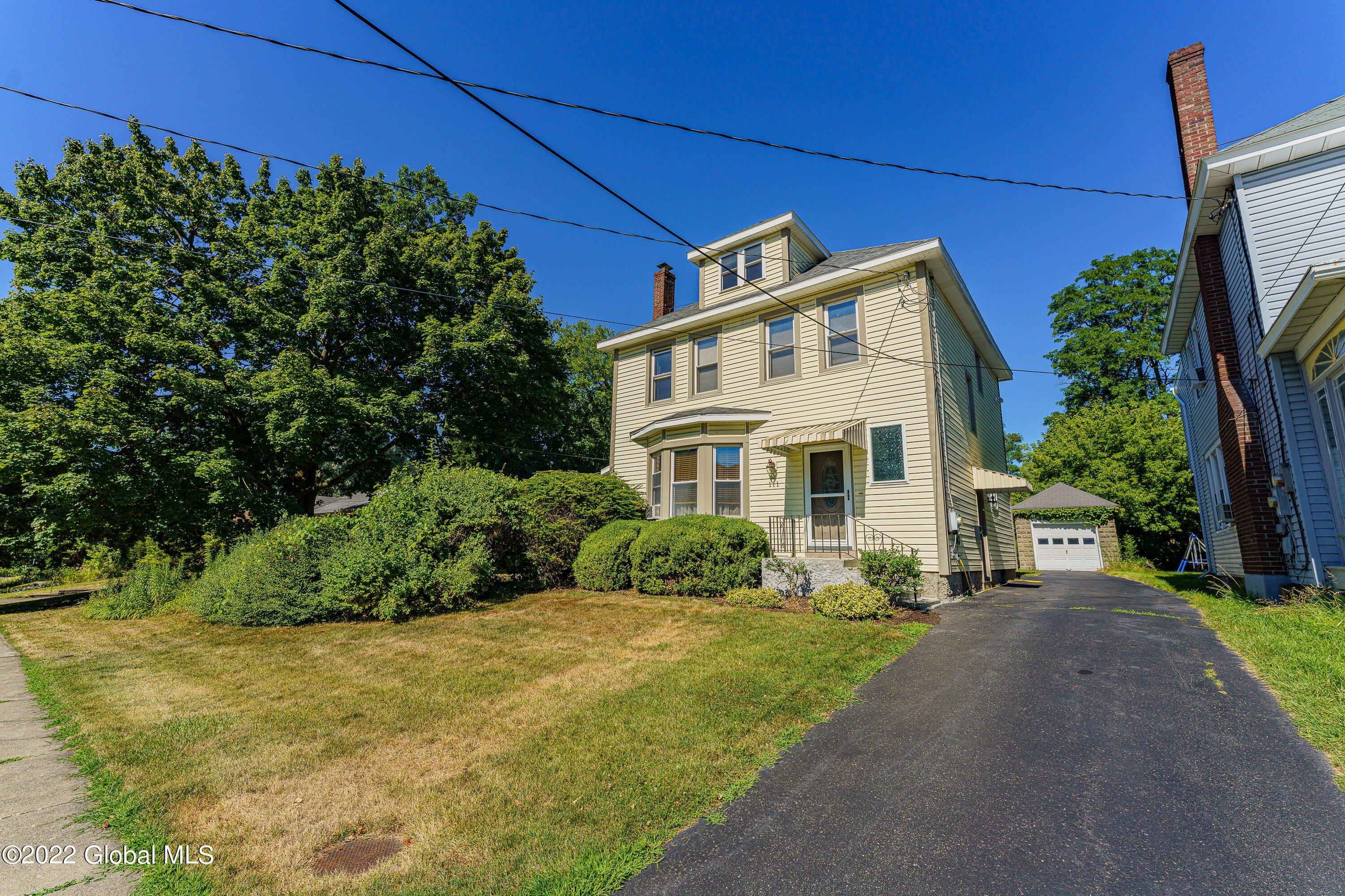 Hollywood Ave, Albany, NY 12208