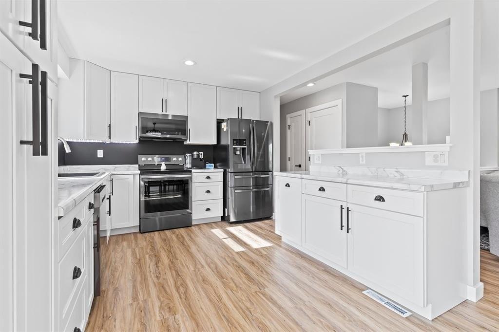 Pineview Dr Ne, Cedar Rapids, IA 52402